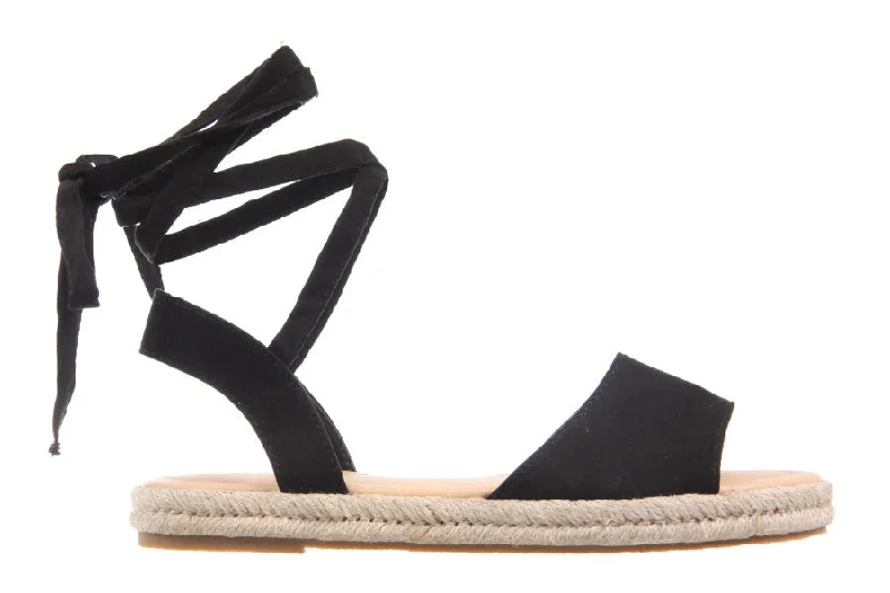 Chic and minimalist women's footwear trendsDAUPHIN BLACK SUEDE