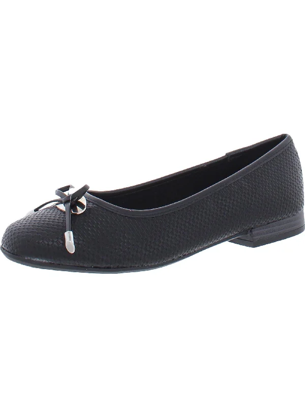 Chic and stylish women's shoes for fashion-conscious womenDen Womens Faux Leather Ballet Moccasins