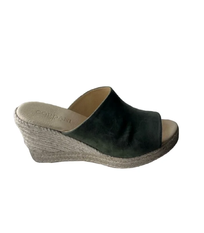 Chic and stylish women's shoes for garden partiesEaston Wedge Sandal In Khaki Suede Chic and stylish women's shoes for garden partiesEaston Wedge Sandal In Khaki Suede