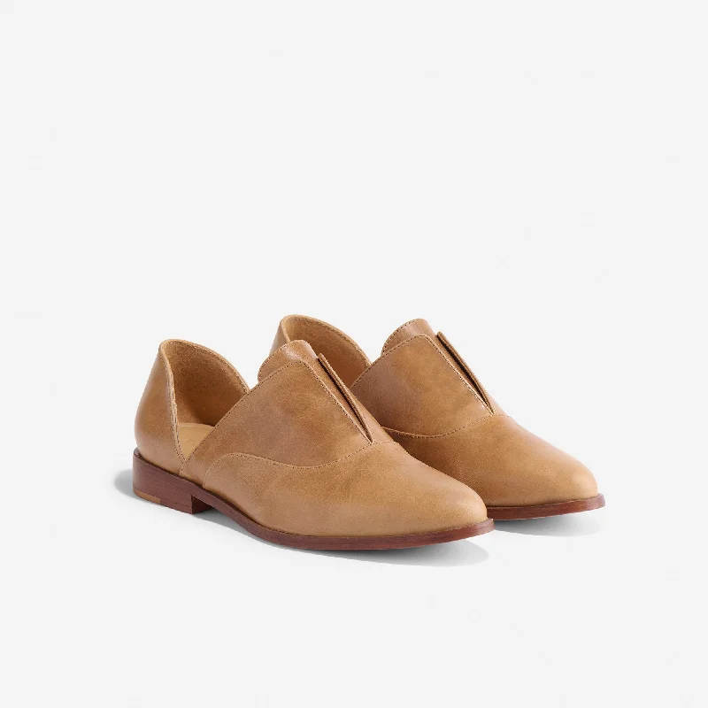 Versatile and stylish women's shoes for city walksEmma d'Orsay Oxford 2.0 Almond