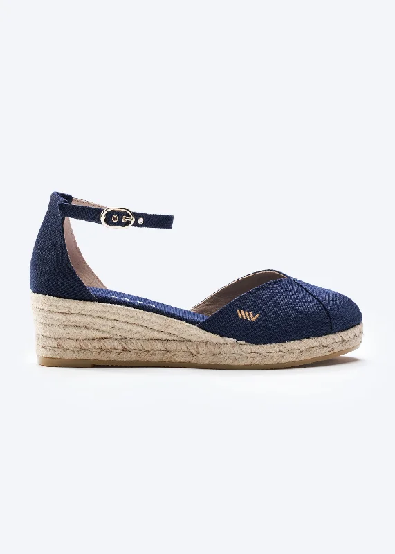 Chic and versatile women's footwearFormiga Canvas Wedges