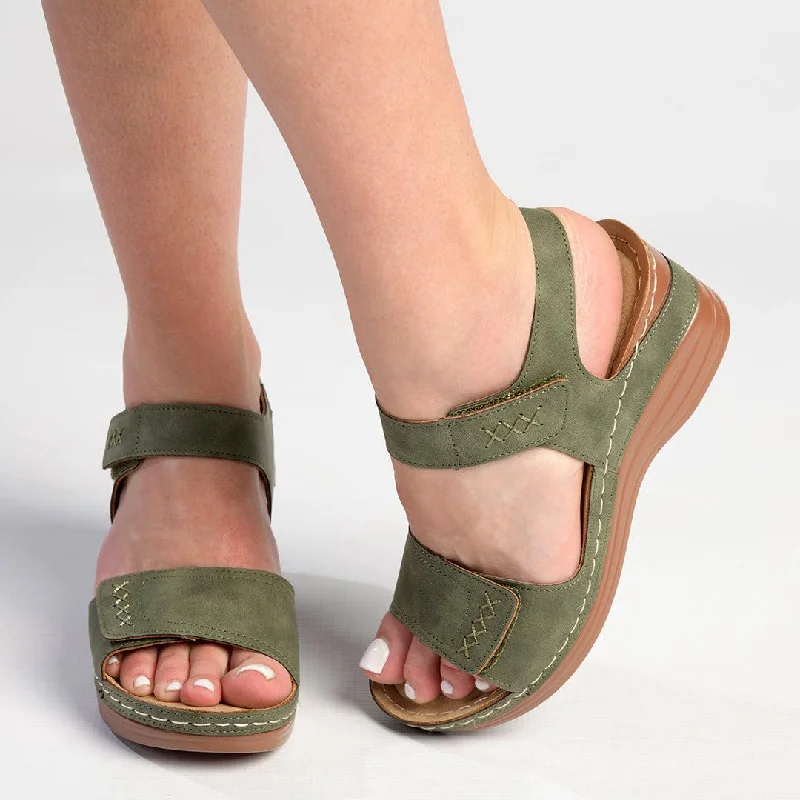 Elegant and refined women's shoe designsFranco Rossi Scoop Wedge Sandals - Olive