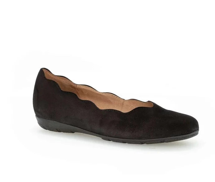 Flattering and stylish women's shoes for petite feetGabor 34.166.17 Sportliche Ballerina schwarz Women's Flat Flattering and stylish women's shoes for petite feetGabor 34.166.17 Sportliche Ballerina schwarz Women's Flat