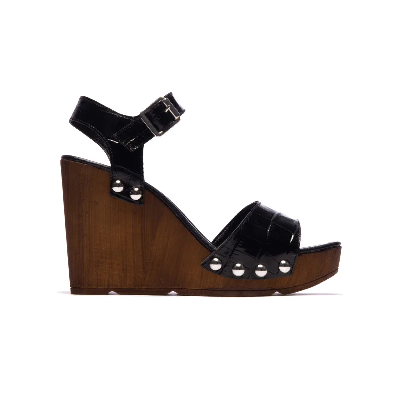 Comfy and stylish women's shoes for walkingGlykeria Black Croco