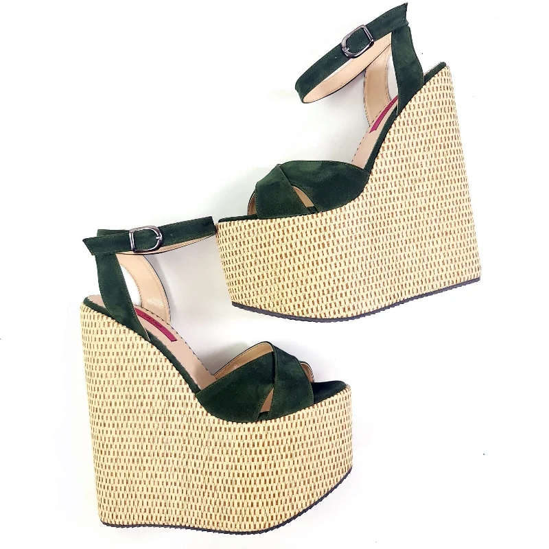 Chic and minimalist women's footwear trendsGreen Espadril Style Wedge Platform Sandals