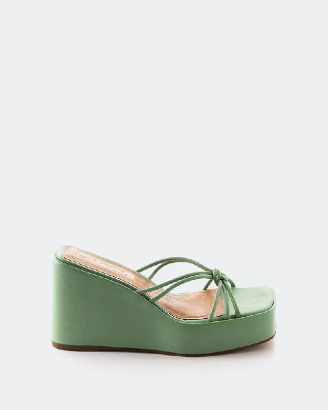 Durable and stylish women's shoes for outdoor activitiesHarmonia Mint Leather