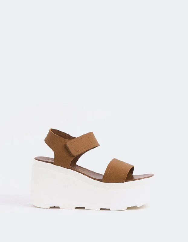 Versatile and chic women's shoes for everyday eleganceIdeal Tan Leather