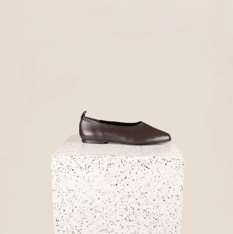 Durable and stylish women's shoes for active lifestylesImola - Chocolate Leather (Removable Ties) Durable and stylish women's shoes for active lifestylesImola - Chocolate Leather (Removable Ties)