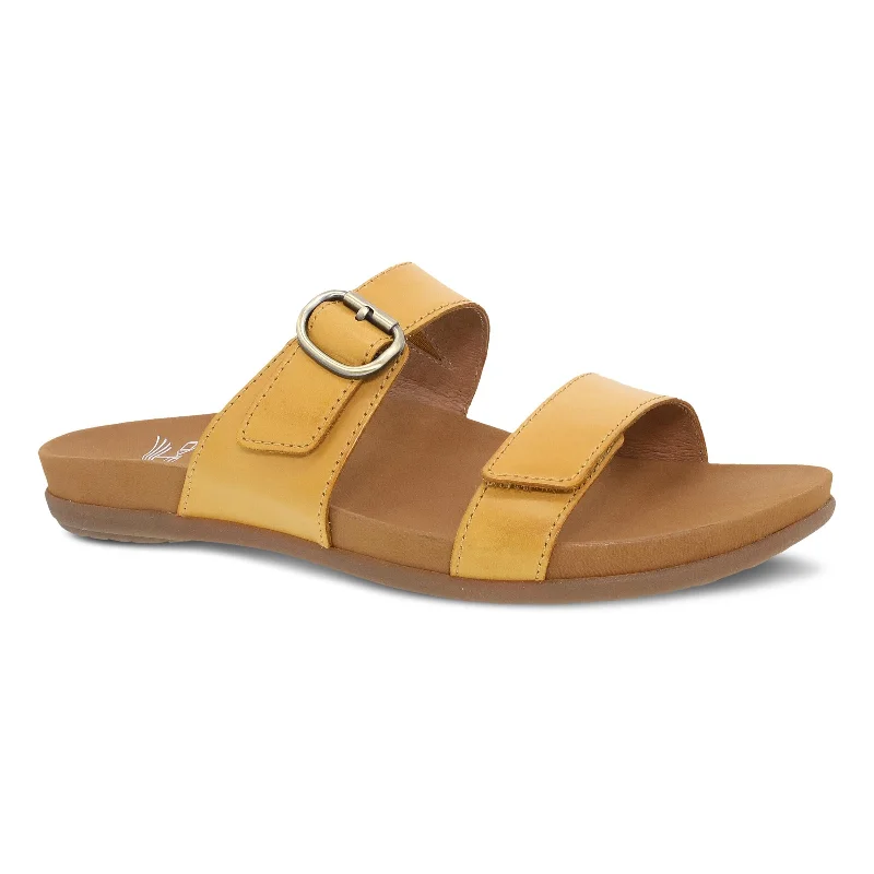 Chic and stylish women's shoes for graduation ceremoniesJustine Yellow Calf
