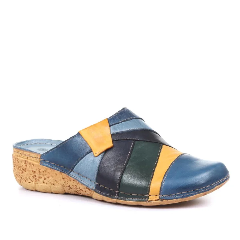 Bold and statement-making women's shoes for the bold and beautifulLeather Wedge Heel Clogs - KARY33003 / 319 618 Bold and statement-making women's shoes for the bold and beautifulLeather Wedge Heel Clogs - KARY33003 / 319 618