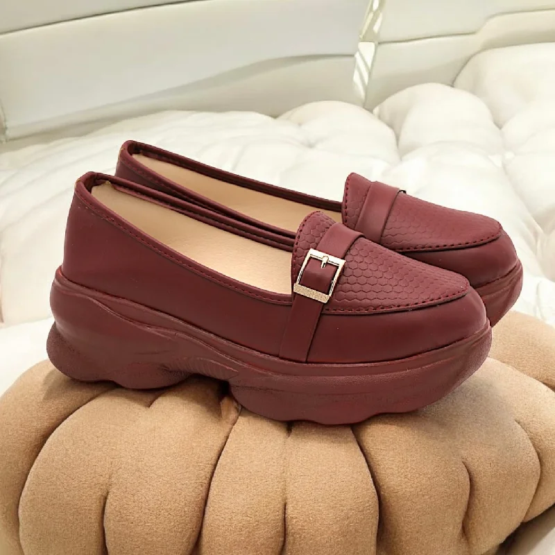 Sleek and modern women's footwear optionsM0317 wedge pump