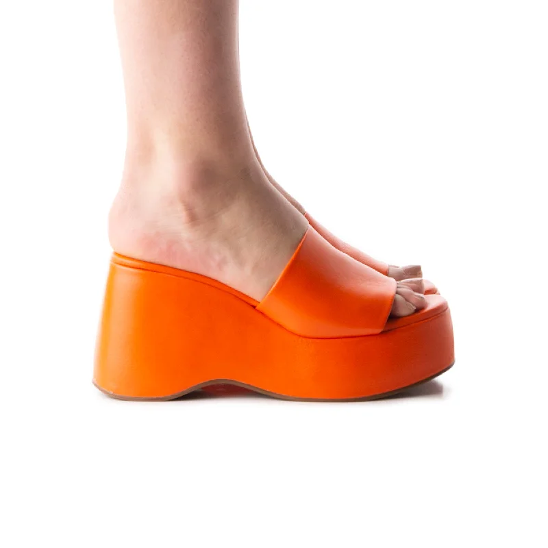 Versatile and chic women's shoes for everyday eleganceMariel Orange Leather