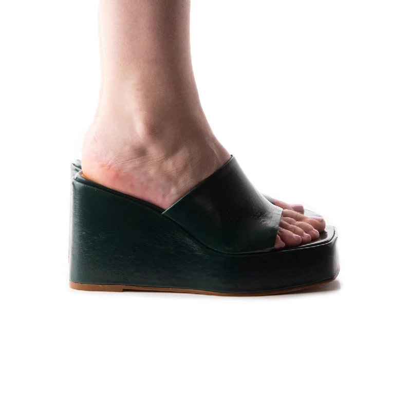 Chic and sophisticated women's footwear for workMatamoros Green Leather