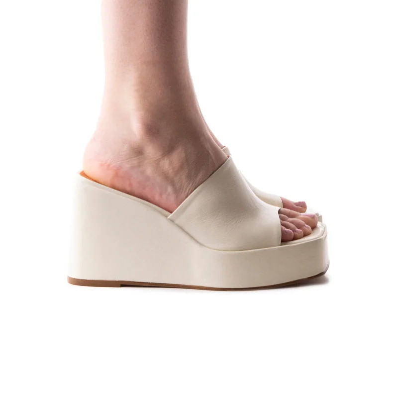 Chic and trendy women's shoe fashionsMatamoros Off White Leather