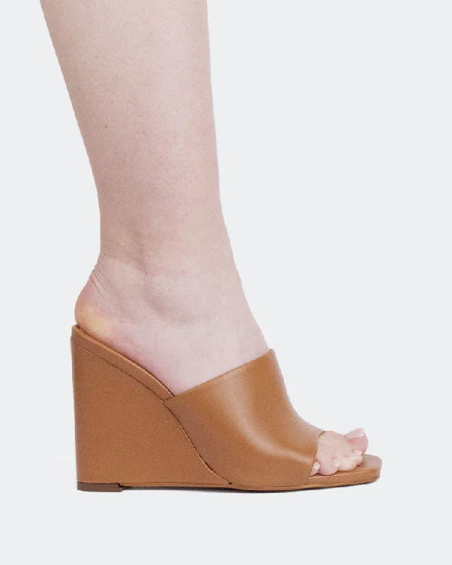 Stylish and supportive women's shoes for plantar fasciitisMinerva Tan Leather