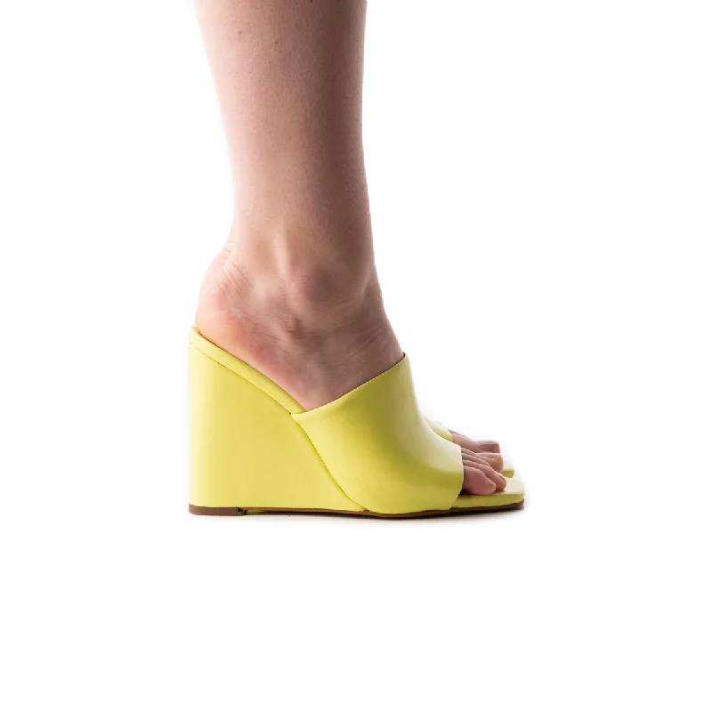 Elegant and sophisticated women's shoes for any formal eventMinerva Yellow Leather Elegant and sophisticated women's shoes for any formal eventMinerva Yellow Leather
