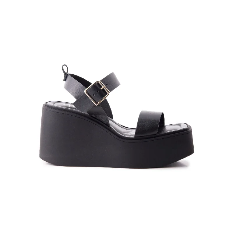 Effortlessly stylish women's shoe choicesNapoleon Black Leather
