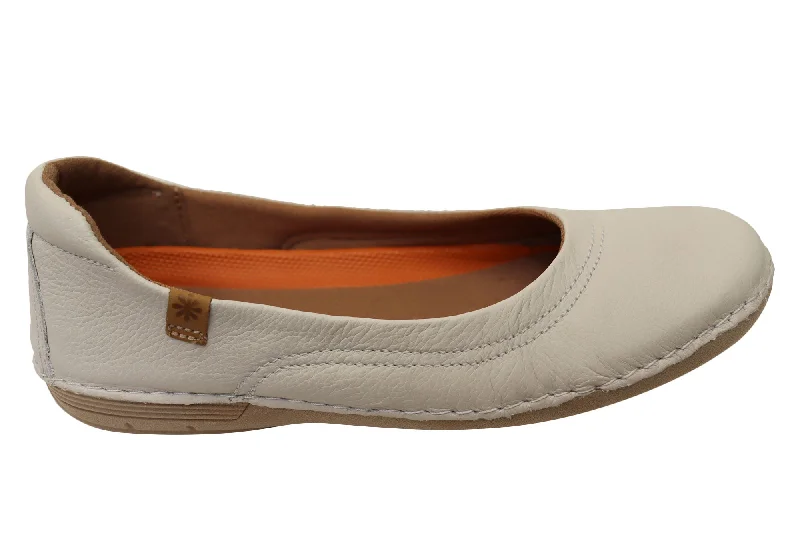 Stylish and comfortable women's shoes for long days at workNew Face Louise Womens Comfortable Leather Shoes Made In Brazil Stylish and comfortable women's shoes for long days at workNew Face Louise Womens Comfortable Leather Shoes Made In Brazil