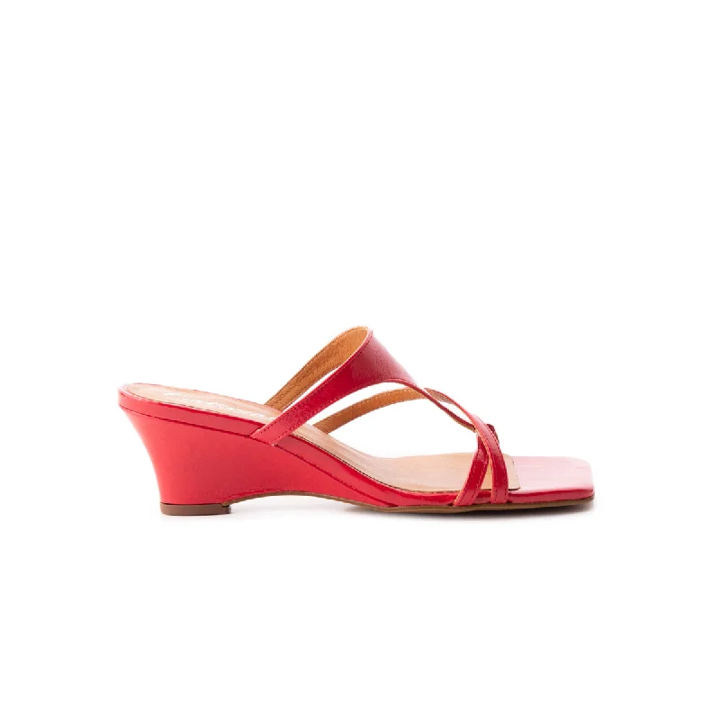 Fashion-forward and trendy women's shoe stylesNiobe Red Leather