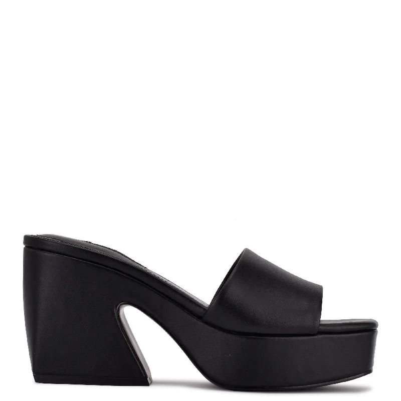 Flattering and stylish women's shoes for petite feetOklee Platform Slide Sandals