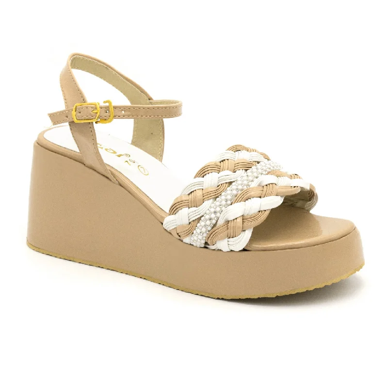 Chic and stylish women's shoes for fashion-conscious womenPatent wedge sandal
