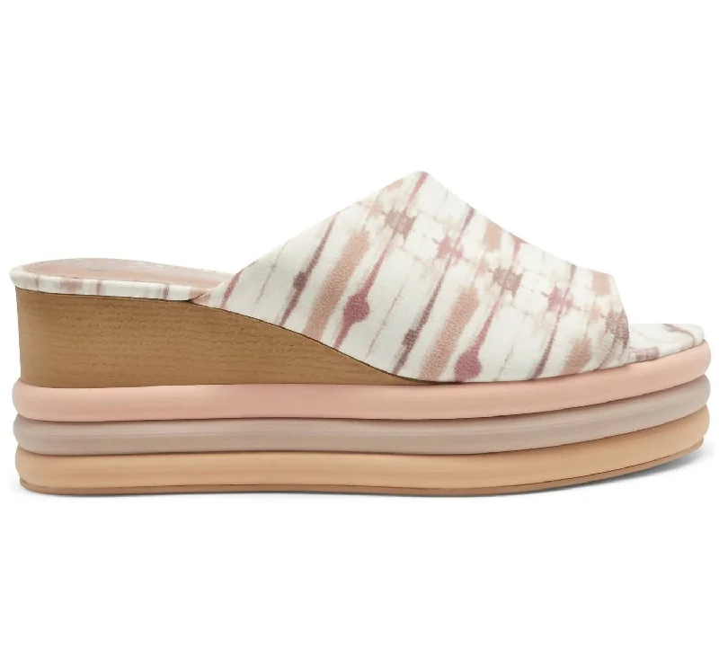 Flattering and figure-hugging women's footwearPendrea Wedge Sandal In Mauve