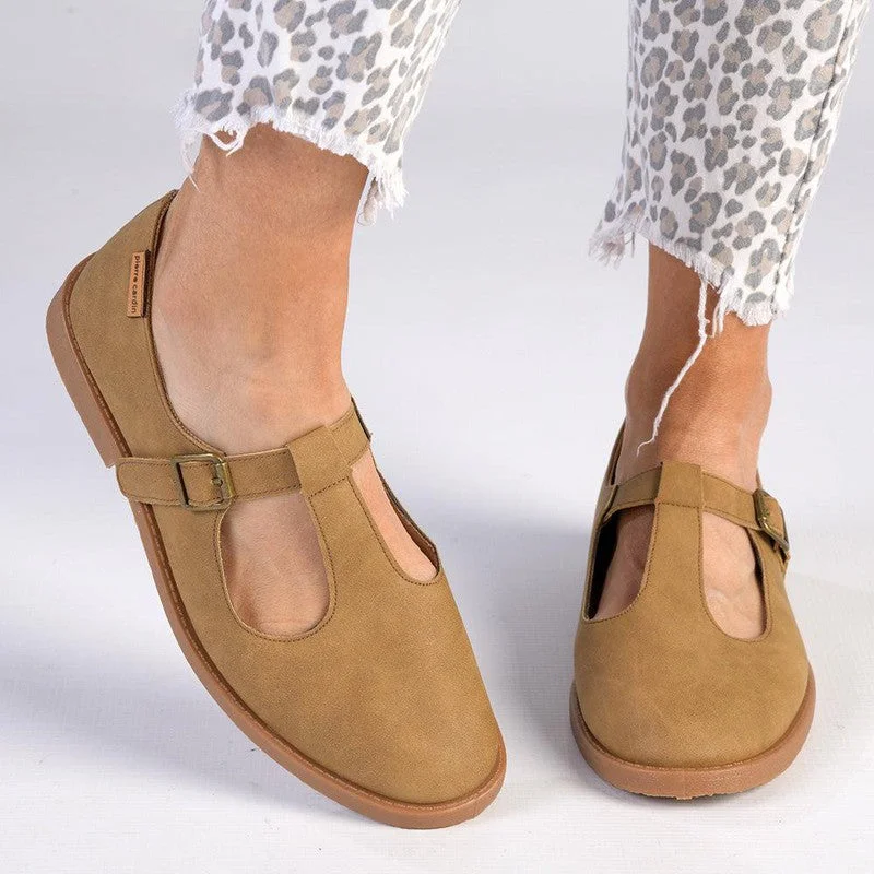 Comfy and stylish women's shoes for walkingPierre Cardin Le Champ 4 - Camel