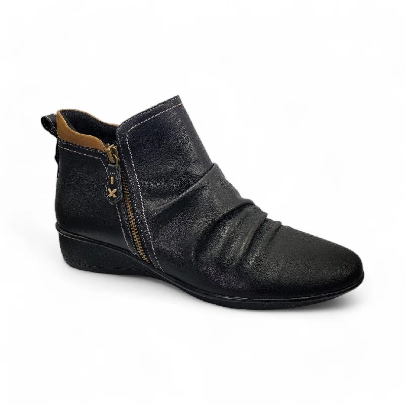 Stylish and supportive women's shoes for high archesPlymouth Wedge Bootie