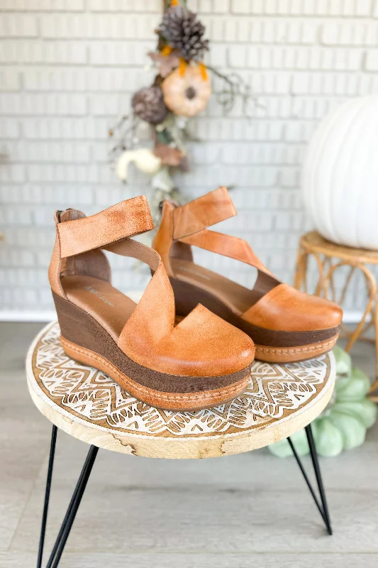 Versatile and adaptable women's shoes for every occasionAntelope Ravi Taupe Leather Cut Out Wedge Versatile and adaptable women's shoes for every occasionAntelope Ravi Taupe Leather Cut Out Wedge
