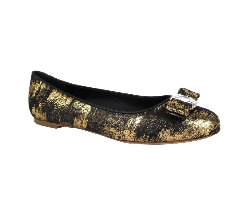 Chic and minimalist women's footwear trendsSalvatore Ferragamo Women's / Fabric Ballet Flat Chic and minimalist women's footwear trendsSalvatore Ferragamo Women's / Fabric Ballet Flat