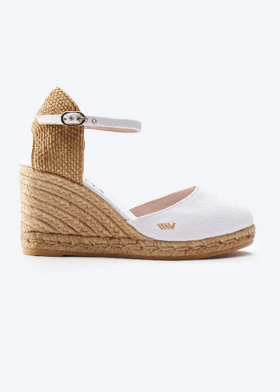Stylish and comfortable women's shoes for long days at workSatuna Canvas Wedges Limited Edition Stylish and comfortable women's shoes for long days at workSatuna Canvas Wedges Limited Edition