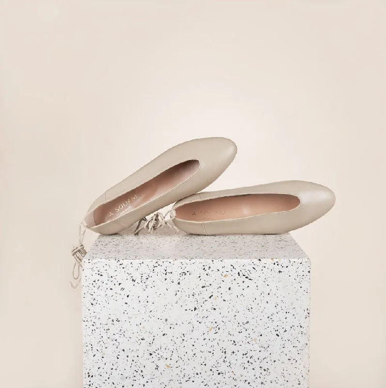 Stylish and supportive women's shoes for high archesScala - Beige (Removable Ties)