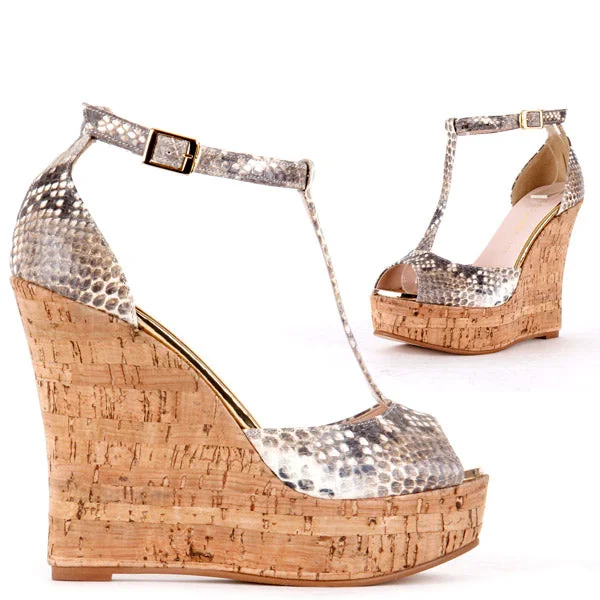 Classic and timeless women's footwear choicesLATO
