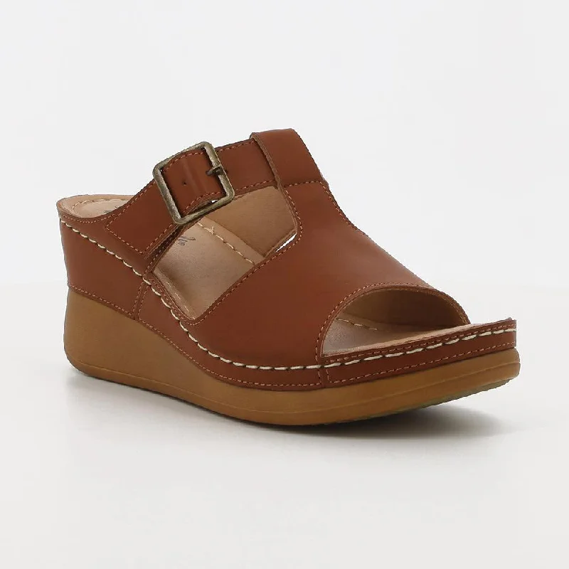Comfy and cozy women's shoes for loungingSoft Style By Hush Puppies Lakota Sandal - Cognac Comfy and cozy women's shoes for loungingSoft Style By Hush Puppies Lakota Sandal - Cognac
