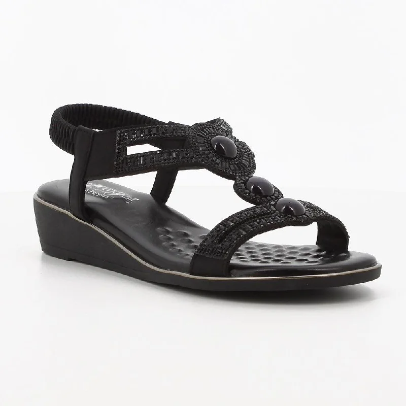 Elegant and classic women's shoes for bridal partiesSoft Style By Hush Puppies Nakia Wedge Sandal - Black Elegant and classic women's shoes for bridal partiesSoft Style By Hush Puppies Nakia Wedge Sandal - Black