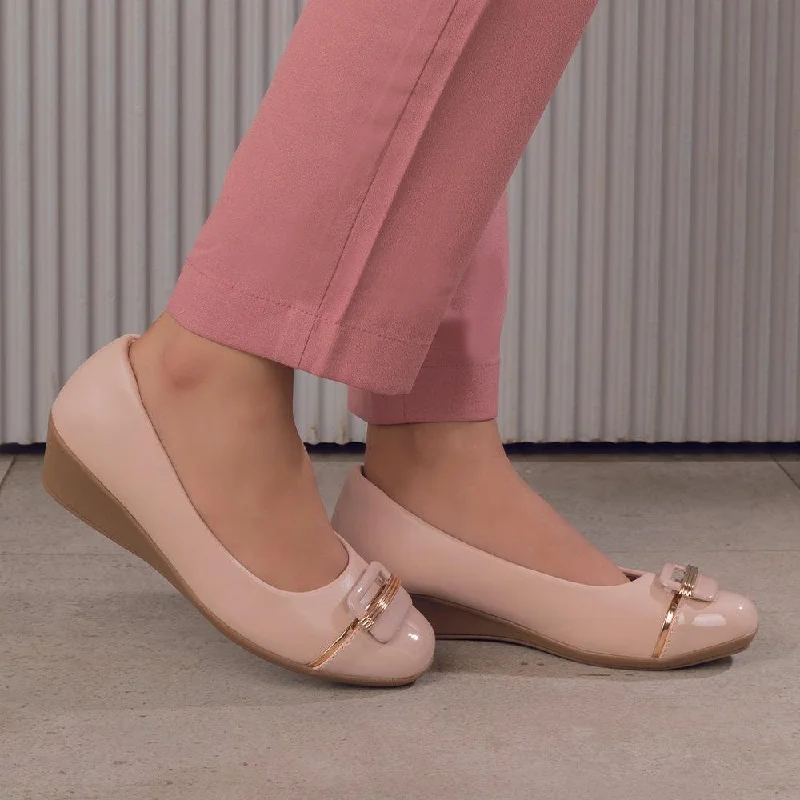 Chic and stylish women's shoes for cocktail partiesThe Mian Beige Women's Dress Ballerina Wedges Tresmode