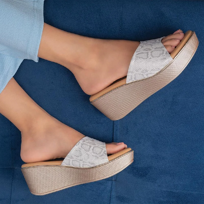 Versatile and stylish women's shoes for all occasions and seasonsThe Tosam White Women's Dress Wedge Sandals Tresmode Versatile and stylish women's shoes for all occasions and seasonsThe Tosam White Women's Dress Wedge Sandals Tresmode