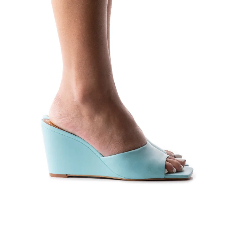 Luxurious and comfortable women's shoe options for special occasionsToscana Blue Leather