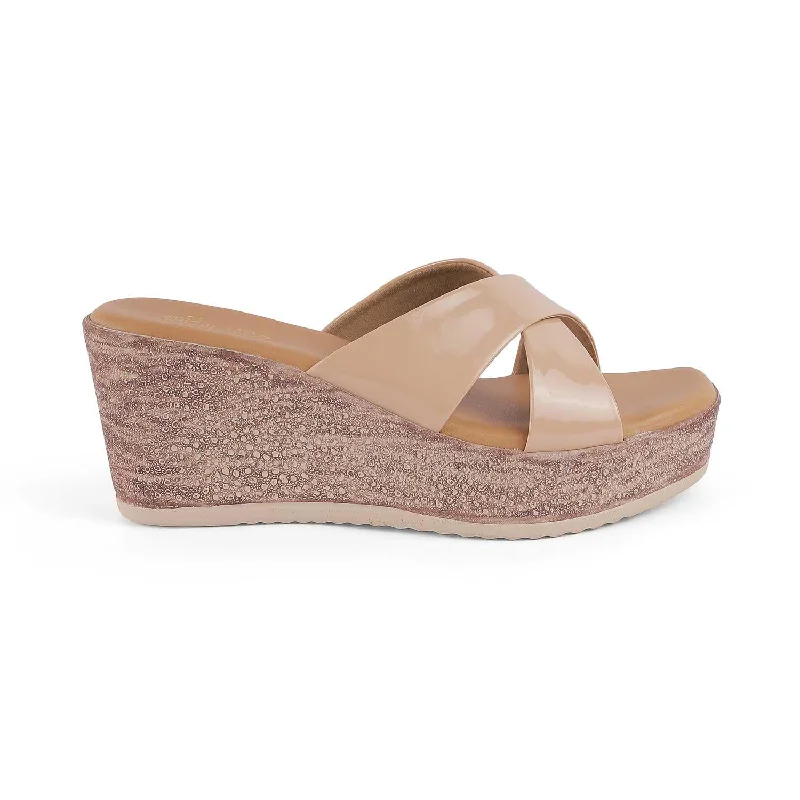 Fashion-forward and trendy women's shoe stylesTresmode Sansy Beige Women's Dress Wedge Sandals