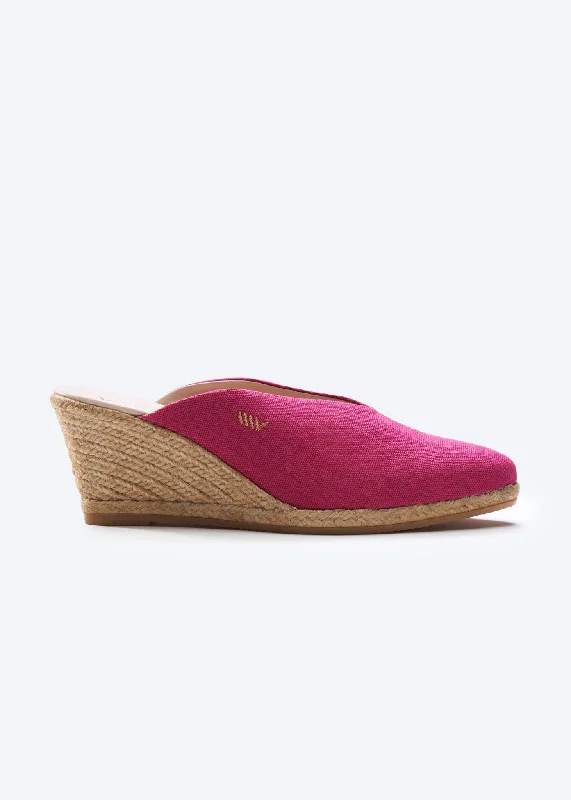 Versatile and adaptable women's shoes for every occasionTruja Limited Edition Canvas Espadrille Mule Wedges