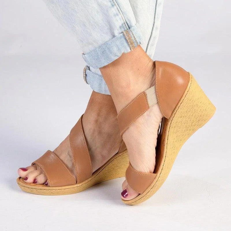 Practical and stylish women's shoes for travelTsonga Nompempe Leather Open Toe Wedge Sandals - Oak Cayak Practical and stylish women's shoes for travelTsonga Nompempe Leather Open Toe Wedge Sandals - Oak Cayak