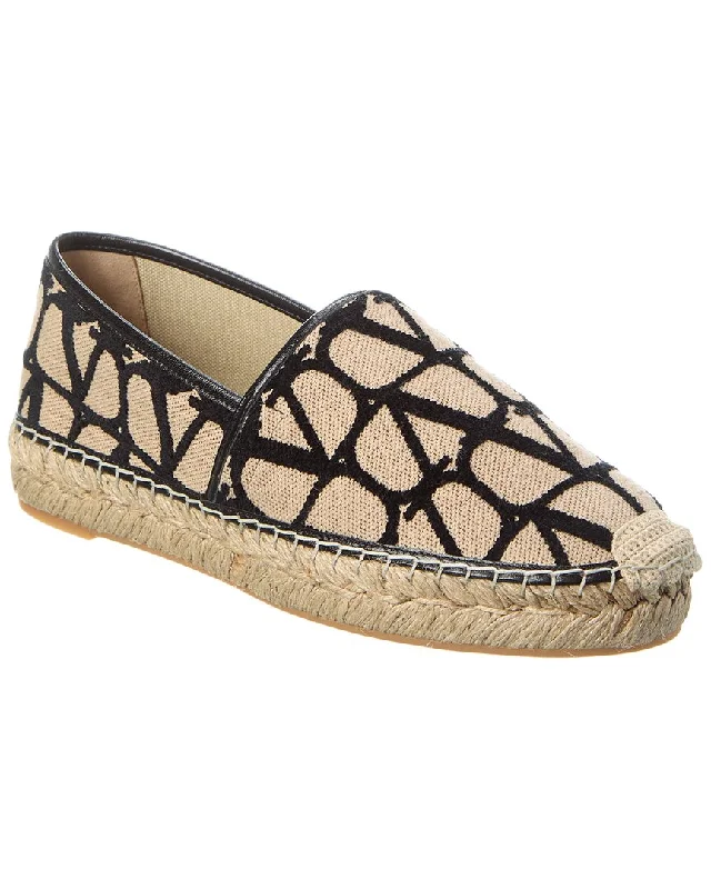 Flattering and stylish women's shoes for petite feetValentino Toile Iconographe Canvas & Leather Espadrille Flattering and stylish women's shoes for petite feetValentino Toile Iconographe Canvas & Leather Espadrille