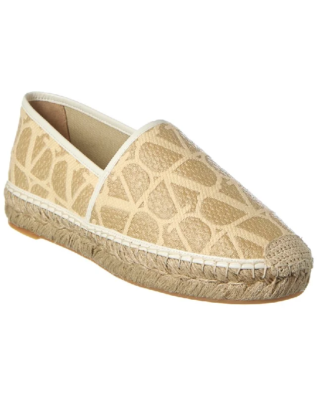 Classic and timeless women's footwear choicesValentino VLogo Canvas Espadrille