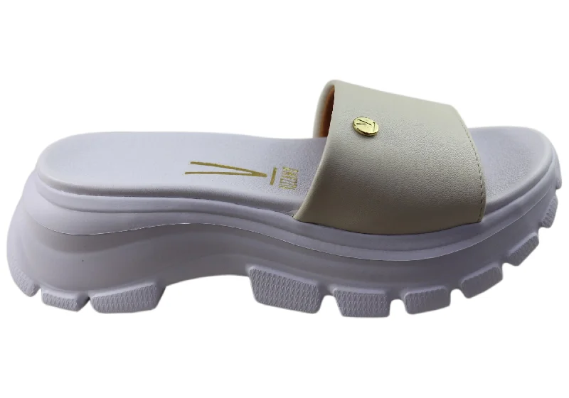 Flattering and stylish women's shoes for petite feetVizzano Kelby Womens Comfortable Platform Fashion Slides Sandals Flattering and stylish women's shoes for petite feetVizzano Kelby Womens Comfortable Platform Fashion Slides Sandals