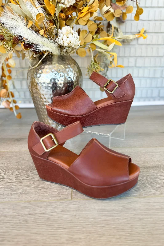 Durable and stylish women's shoes for outdoor activitiesChocolat Blu Wawa Brown Leather Peep Toe Wedge Durable and stylish women's shoes for outdoor activitiesChocolat Blu Wawa Brown Leather Peep Toe Wedge