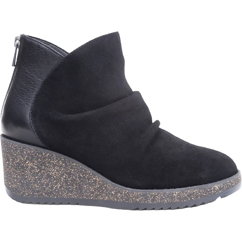 Bold and unique women's shoes for fashion-forward individualsWomen's Aetrex Kara Black Suede Bold and unique women's shoes for fashion-forward individualsWomen's Aetrex Kara Black Suede