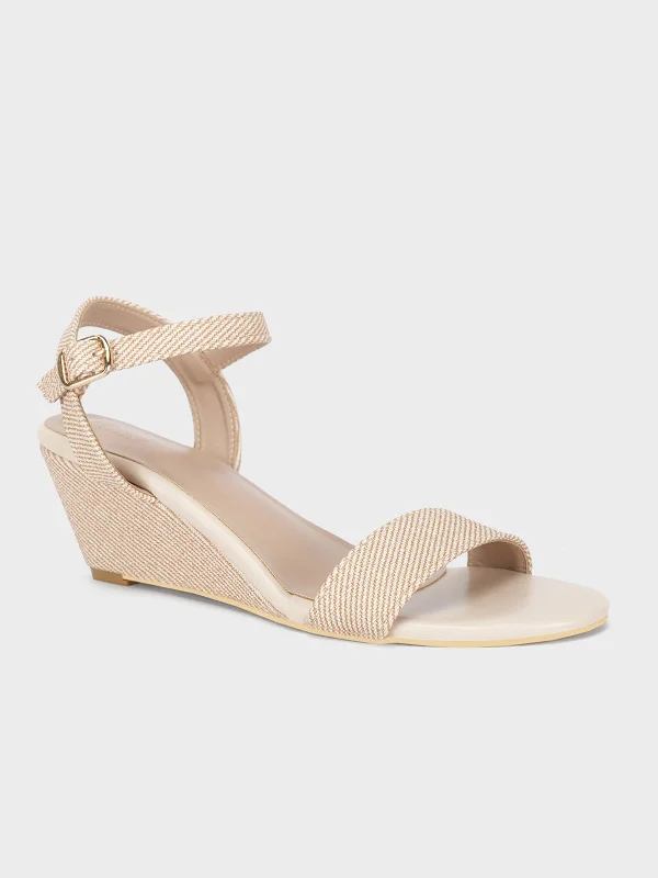 Bold and colorful women's shoes for making a statementWomen's "AKOBIRA" Wedge Heeled Sandals Bold and colorful women's shoes for making a statementWomen's "AKOBIRA" Wedge Heeled Sandals