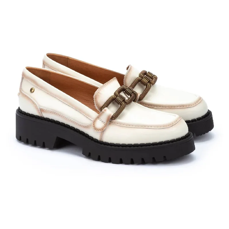 Durable and reliable women's shoesWomen's Aviles Loafers In White