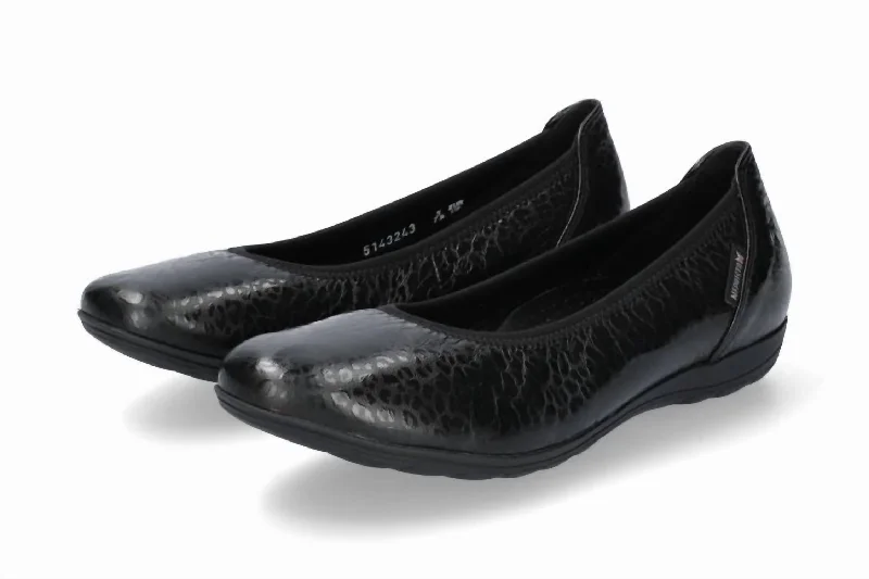 Bold and statement-making women's shoes for the bold and beautifulWomen's Emilie Flats Shoe In Black