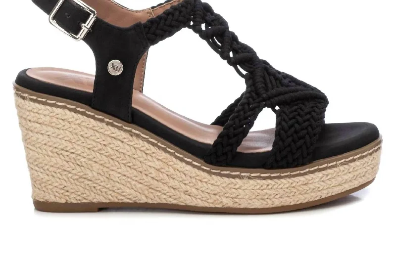 Stunning and eye-catching women's footwearWomen's Jute Wedge Sandals In Black